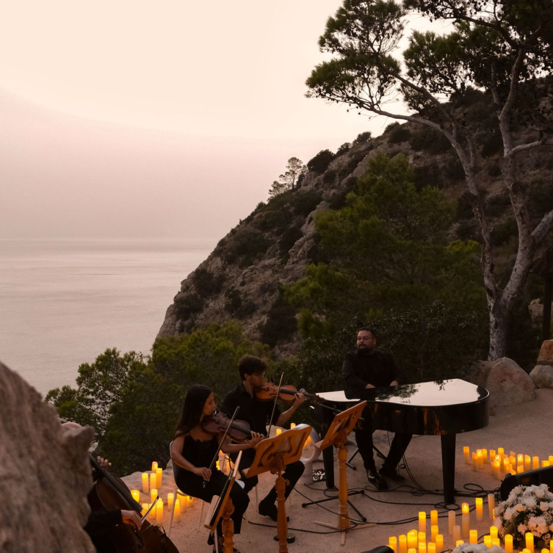 HACIENDA NA XAMENA DESPIDE LA TEMPORADA CON SU ÚLTIMA CANDLENIGHT EXPERIENCE Y UN DESCUENTO ESPECIAL EN IBIZA