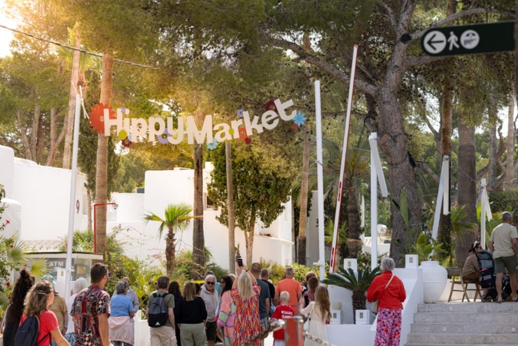 Hippy market punta arabí culmina otra temporada histórica en